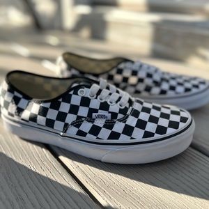VANS Authentics Checkered Black & White [DISCONTINUED]